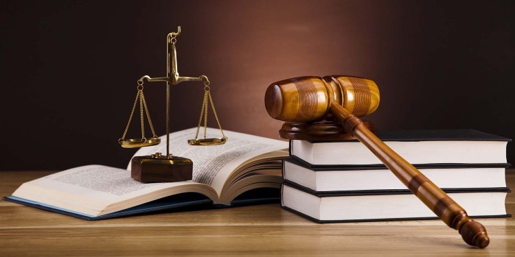 Armi e Legge: i caricatori non sono parte d'arma Il fatto di cui alla sentenza 49274/2016 della Corte di Cassazione si riferisce al rinvio a giudizio di un cittadino di Palmi trovato in possesso di un caricatore per pistola calibro 9x21 IMI non denunciato; il fatto risale al lontano 2009