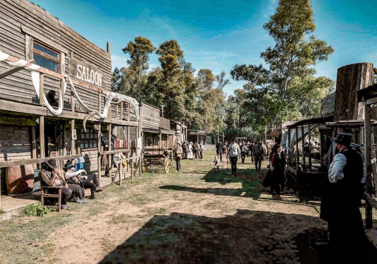 Chronicles of Lone Town: quarto live Western "American Caesar" Chronicles of Lone Town: quarto live Western "American Caesar"