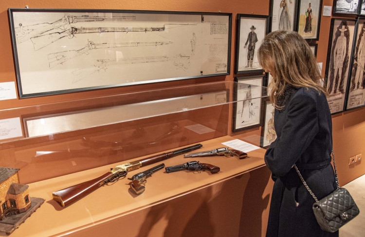 C'era una volta Sergio Leone: in mostra all'Ara Pacis, gli 'spaghetti western' e non solo Alcune armi Uberti alla mostra dedicata a Sergio Leone