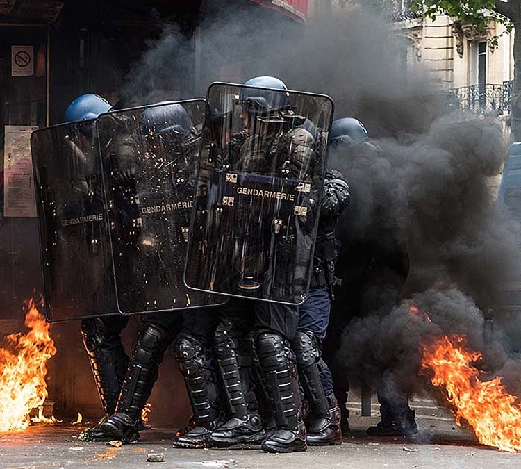SAPL: gli specialisti europei del Less-Lethal Gli scudi antisommossa SAPL in policarbonato