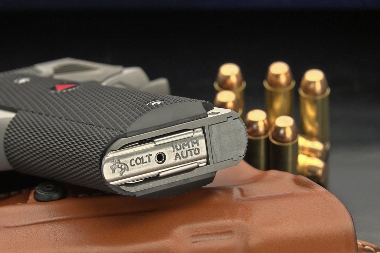 La Colt Delta Elite è camerata per la prestante 10mm Auto, cartuccia progettata nel 1983 dal Jeff Cooper e pensata per essere utilizzata sia in campo sportivo sia in campo operativo, come valida munizione alternativa al .357 Magnum, 9 Para, .45 ACP e .38 Super Auto