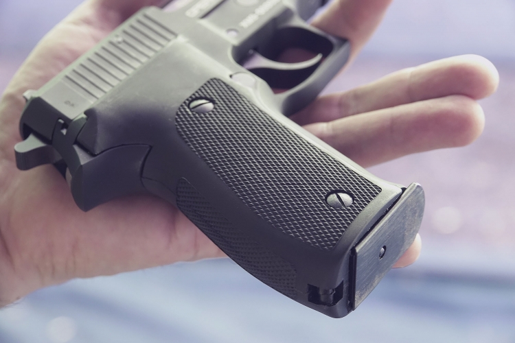 The slip-proof checkered surfaces are stamped on the rigid polymer grip panels, and offer a solid gripping