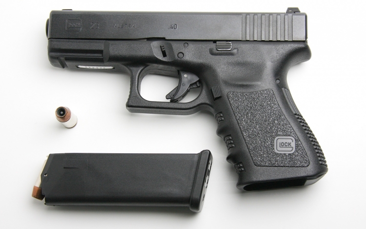 FBI selects Glock as its next service pistol As of today, FBI agents have been using the Glock 22 and Glock 23 pistols in .40 Smith & Wesson caliber