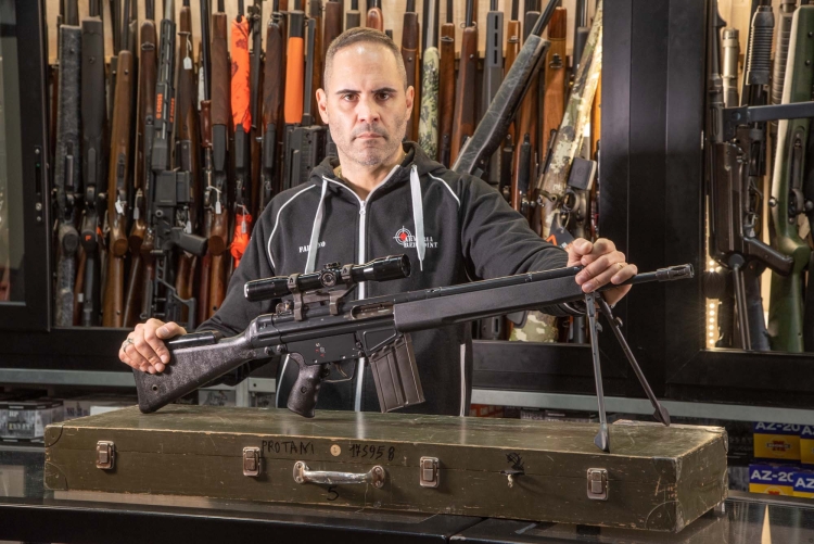 Heckler & Koch G3, un fucile leggendario Il bellissimo esemplare di Heckler & Koch G3 che vedete in questa pagina è stato fotografato presso l'Armeria Red Point di Ostia Lido, a Roma.
