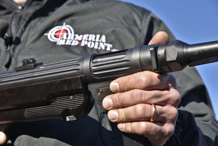 An excellent replica, great at the range: enthusiasts and collectors, seek no further!