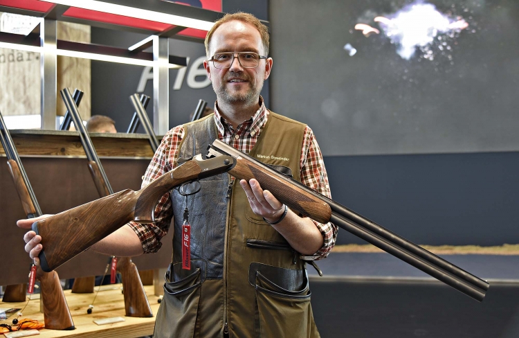 The new Blaser F16 shotgun, in the hands of Markus Gemeinder (Blaser Marketing and Communication)