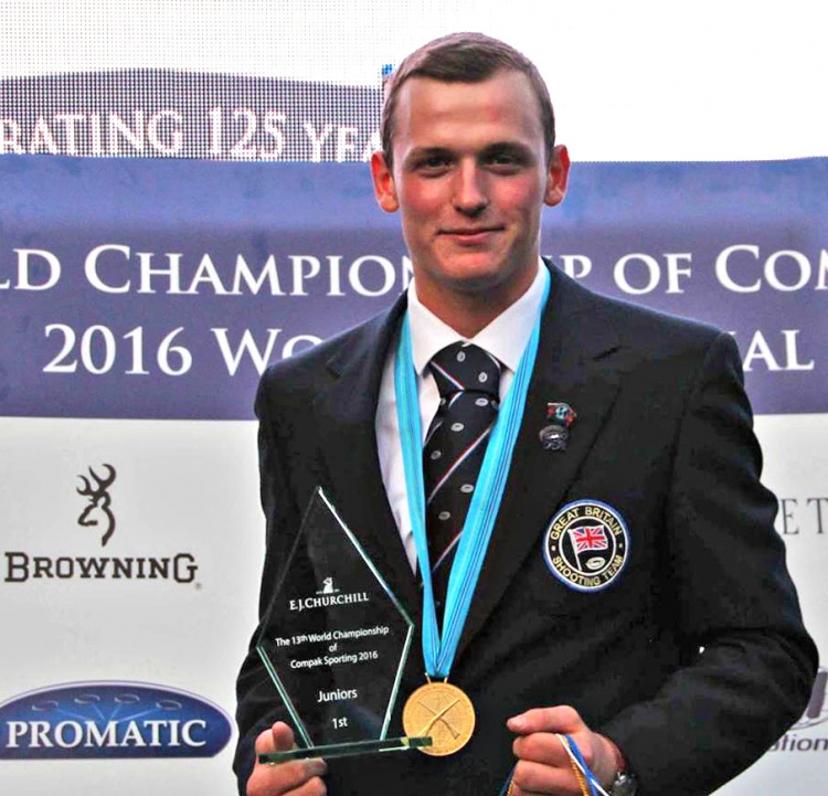 Browning B725 Pro Trap Adjustable, un sovrapposto che vale oro! In occasione del campionato del mondo di tiro Compak Sporting FITASC, tenutosi a Churchill (Inghilterra) la scorsa settimana, il giovane tiratore Browning Josh Bridges ha realizzato una prestazione impeccabile.