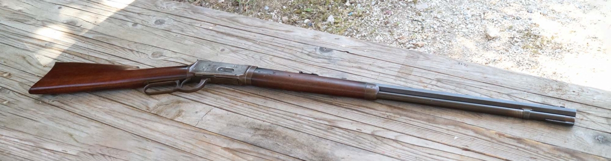 .30-30 Winchester: la prima cartuccia intermedia Un Winchester 1894 rifle originale, in calibro .30-30 Winchester