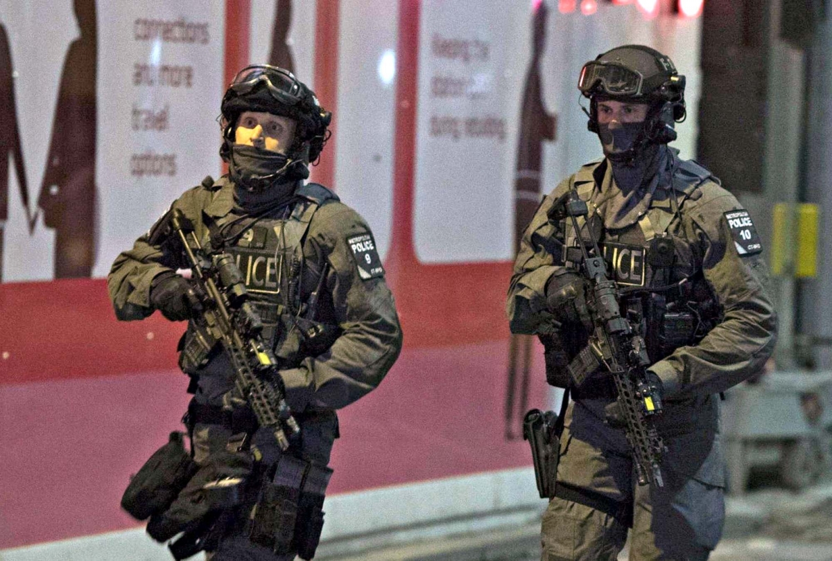 Attacchi terroristici e teorie sulla sicurezza che non c'è Quando anche gli interventi tempestivi delle Forze dell'Ordine non sono sufficienti a salvare vite, diviene sempre più evidente come mantenere disarmata la società europea sia un errore madornale: si riuscirà ad ammetterlo e a ritornare sui nostri passi prima della catastrofe?