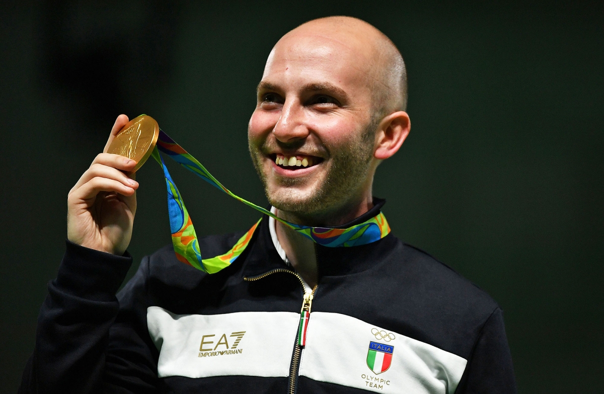 Porti d'arma e falsi certificati: cosa sta succedendo al Tiro a Segno Nazionale? Il nostro Tiro a Segno Nazionale merita di meglio! (nella foto: il campione Niccolò Campriani, ORO alle recenti Olimpiadi di Rio de Janeiro)
