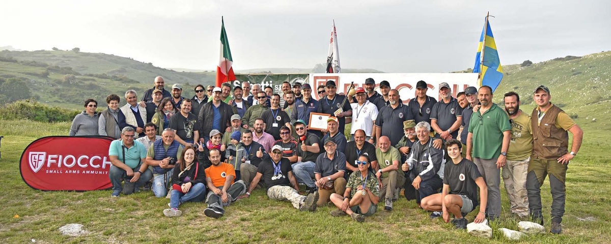 Trofeo Fiocchi-Sabatti 2018: un successo Tradizionale foto di gruppo per "parte" dei partecipanti e degli organizzatori, quelli rimasti fino alla fine della giornata, dopo la premiazione