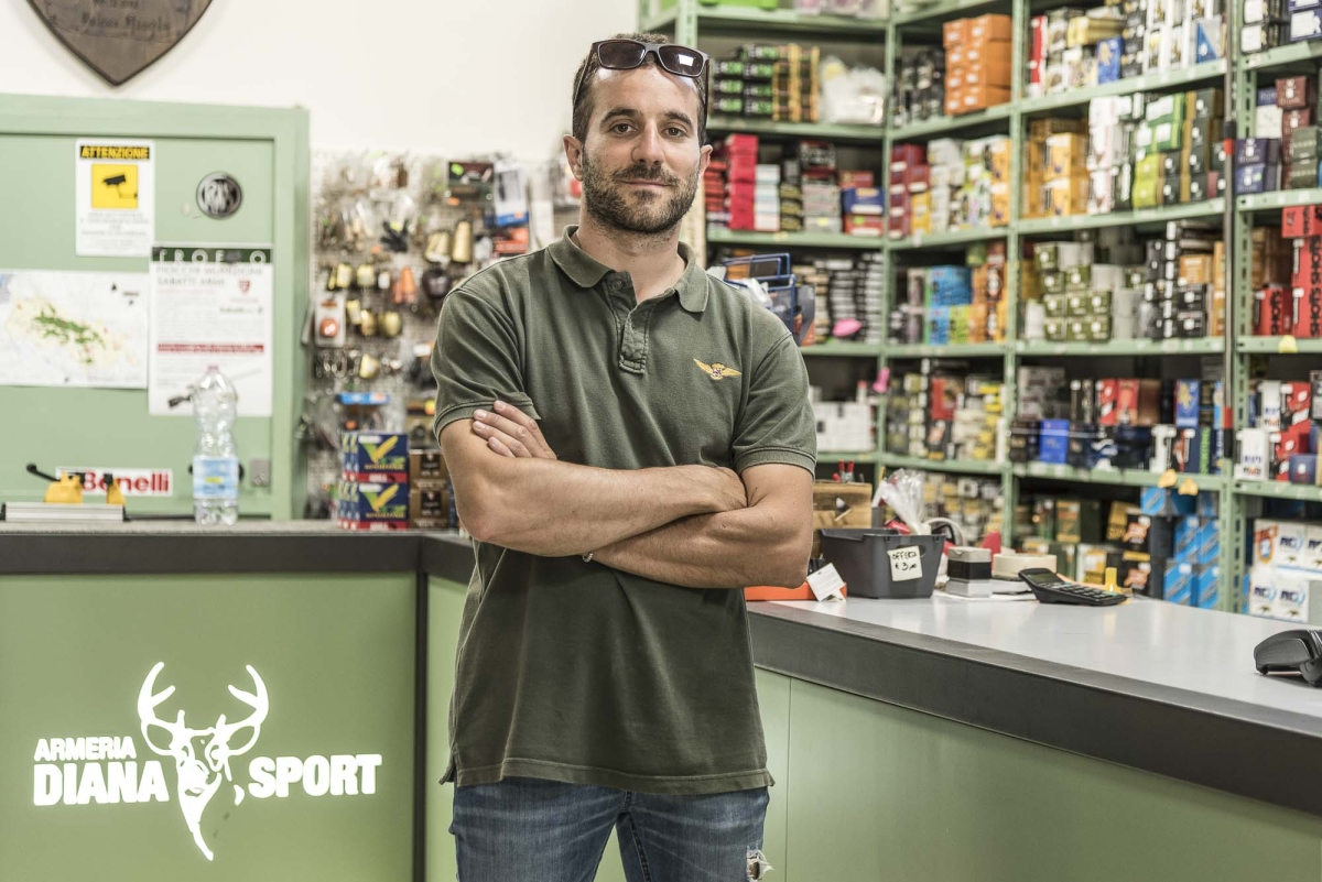 L'organizzazione dell'evento è affidata all'Armeria Diana Sport di Ugo Pelosi, punto di riferimento sia per i prodotti Sabatti che per quelli Fiocchi