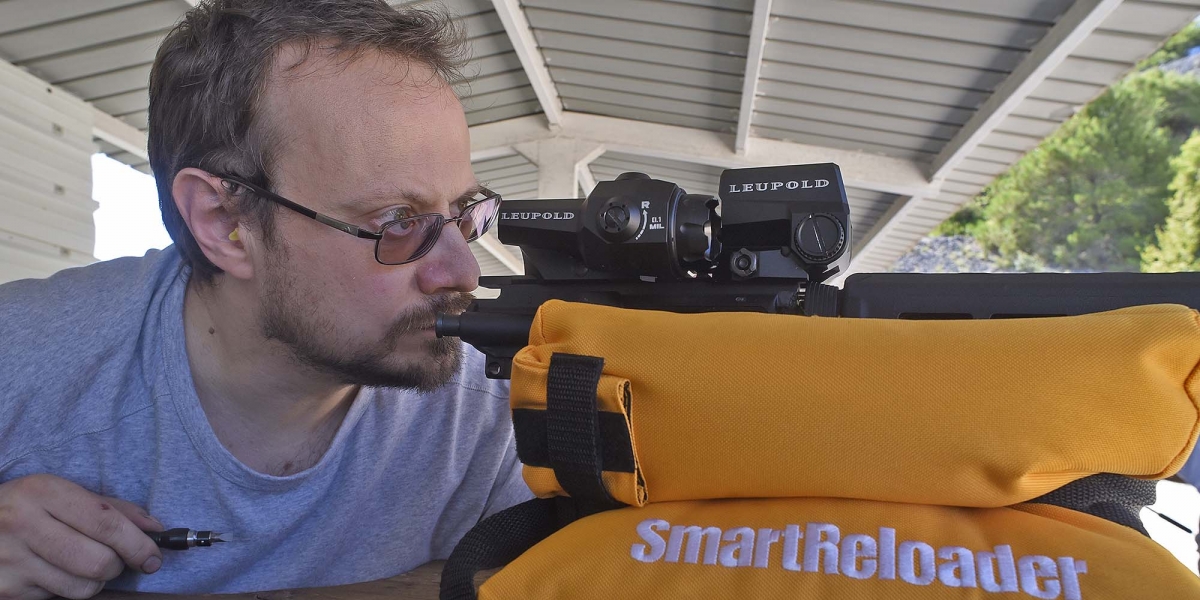 Mounted on the rifle, the two optics are controlled, to veryify proper allignment