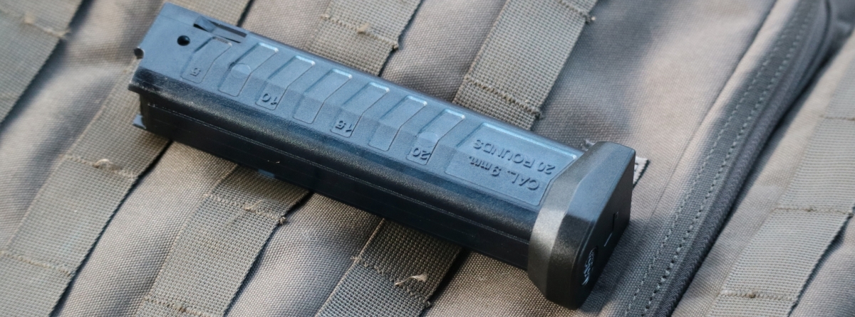 Beretta PMXs: la prova a fuoco Il caricatore polimerico trasparente, capace di 20 cartucce.