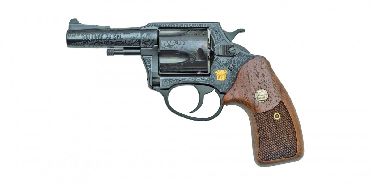 Charter Arms: "l'altro" revolver americano Una versione commemorativa del Charter Arms Bulldog in calibro .44 Special, con il design originale che aveva quando fu presentato nel 1973.