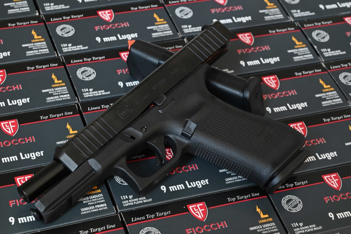 Glock 17 gen 5 in calibro 9mmX19 la Glock G17 non ha bisogno di presentazioni, la novità è il calibro 9 Luger, finalmente disponibile in Italia per i comuni mortali, che ora è adottato nella pistola austriaca