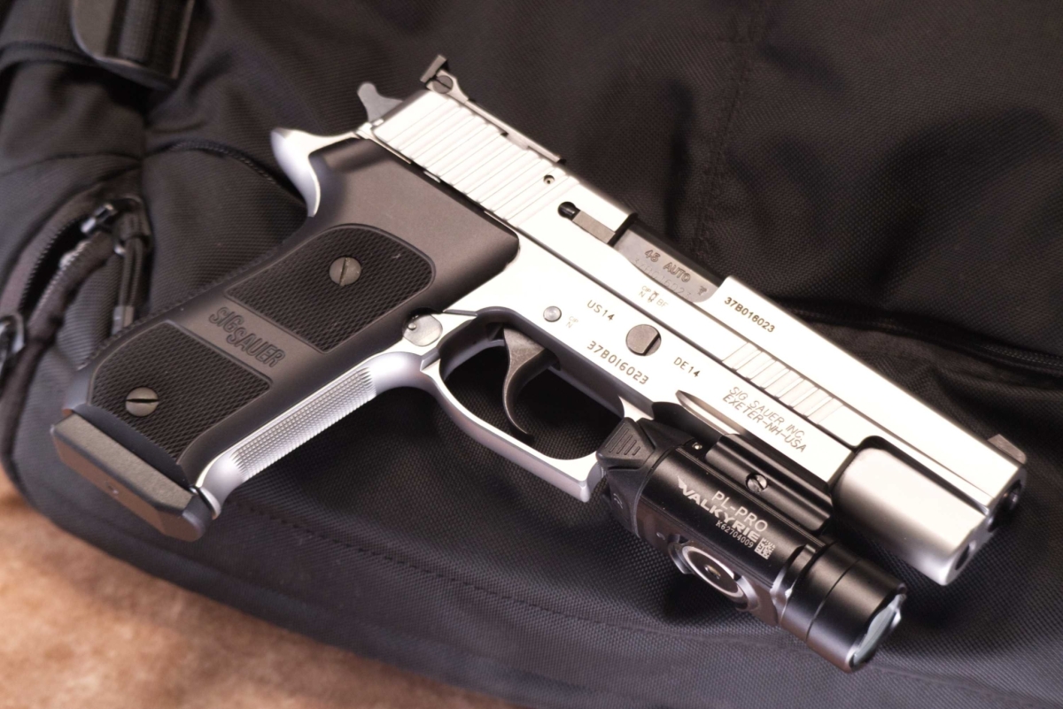SIG Sauer P220 45 ACP
