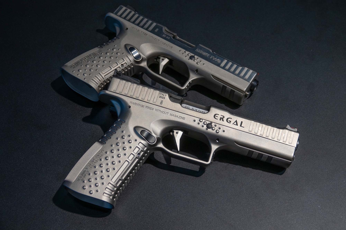 Arsenal Firearms Strike Two: arriva la compatta! La nuova Arsenal Firearms Strike Two (sopra) a confronto con la full-size Strike One
