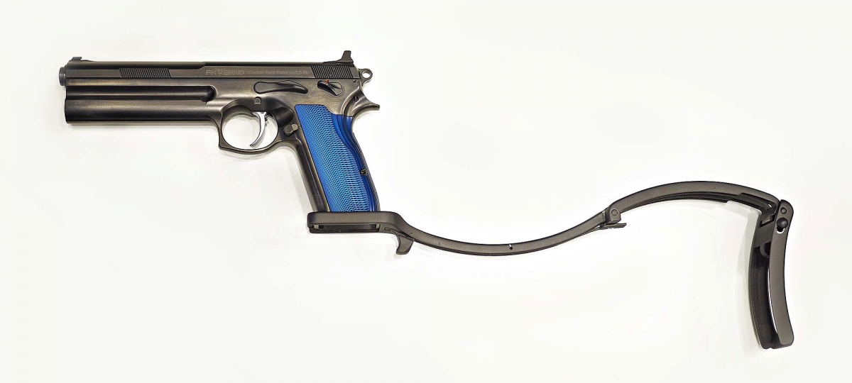 Pistole FK BRNO Combat Field e Sport Field calibro 7,5 FK Il calciolo pieghevole pensato per la nuova pistola, qui completamente esteso