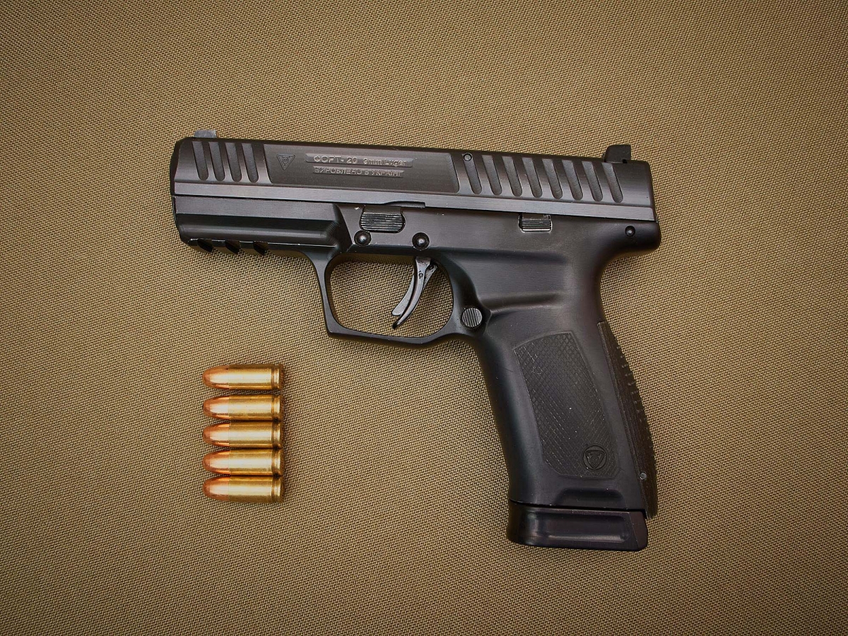 La RPC &quot;SIA Fort&quot;, azienda di proprietà del Ministero dell&#039;Interno ucraino, ha presentato la sua nuova pistola semi-automatica: é la FORT-20, una semiauto calibro 9 Para con fusto polimerico e scatto a percussore lanciato