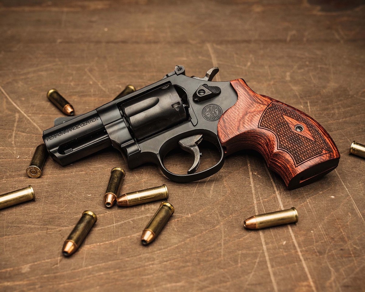 Il revolver Smith &amp; Wesson Model 19 Performance Center Carry Comp .357 Magnum è ora disponibile anche in una versione con canna da 2.5 pollici