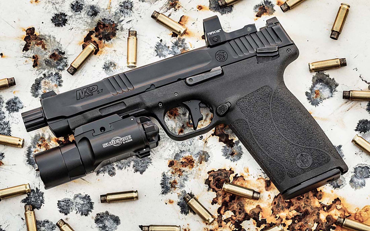 Smith &amp; Wesson M&amp;P5.7 allo SHOT Show 2023