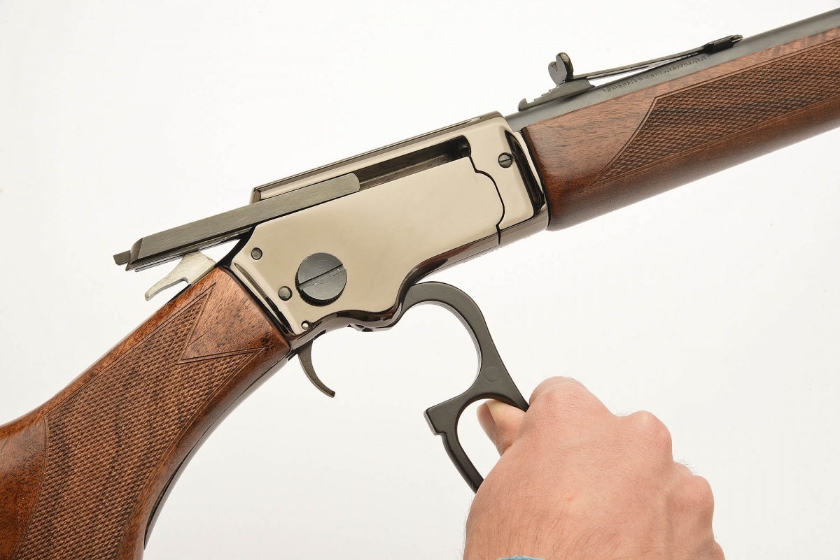 Disassembling 1: open the action by fully moving forward the loading lever