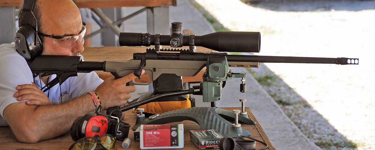 The Mossberg MVP LC rifle is a very good option for anyone willing to try long range shooting without spending a lot of money: in proportion, the riflescope will cost more than the rifle itself