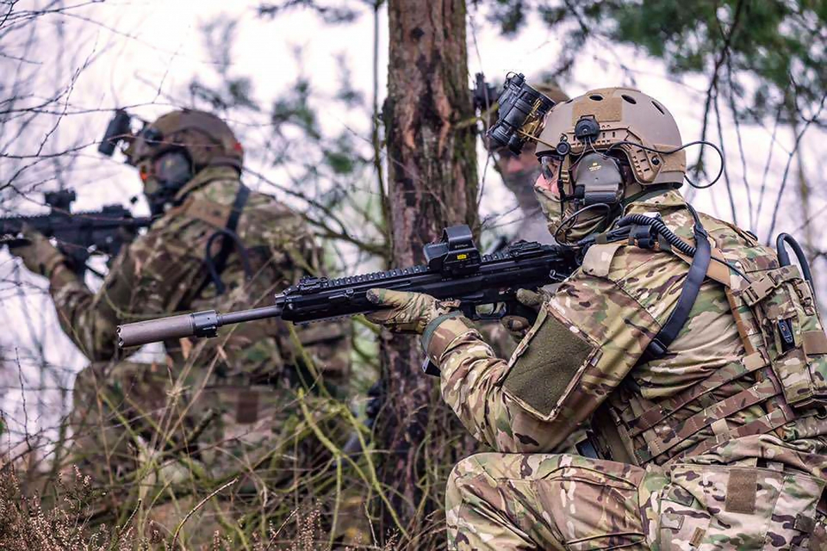 Heckler & Koch HK433: Bundeswehr's next assault rifle (?) Is the HK433 already a designated replacement for the G36, or will the Bundeswehr break away from the tradition of procuring their small arms through Heckler & Koch? Only time will tell!