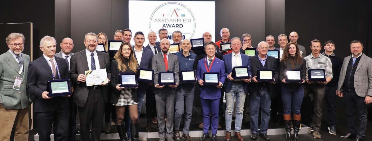 EOS Show 2023: Sabatti Tactical EVO premiata agli Assoarmieri Awards I premiati dell'edizione 2023 degli Assoarmieri Awards (secondo da sinistra nella foto, l'Ing. Emanuele Sabatti)