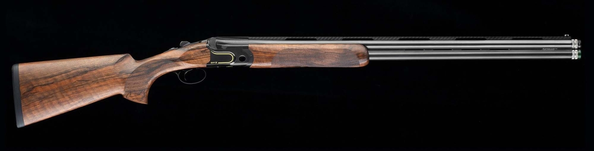 Beretta DT11 Black DLC: a new high-end competition shotgun from Italy Beretta DT11 Black DLC 12 gauge over-under sporting shotgun – right side