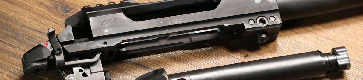 Tecnica: chiavi e cacciaviti dinamometrici In una carabina bolt-action, per garantire la massima precisione dell'arma, le viti dell'azione richiedono coppie di serraggio specifiche: l'uso della chiave dinamometrica è indispensabile (nella foto, l'azione di una carabina Sabatti Rover Shooter)