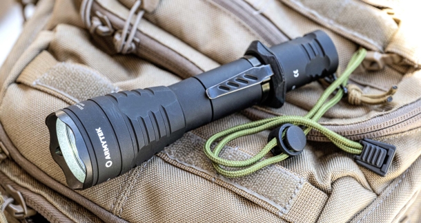 Torcia Armytek Predator Pro Magnet USB Torcia Armytek Predator Pro Magnet USB