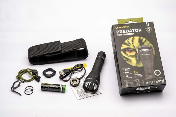 Torcia Armytek Predator Pro Magnet USB Torcia Armytek Predator Pro Magnet USB