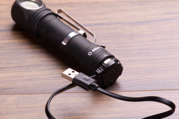 Armytek Wizard C2 Pro Max Magnet USB flashlight Recharging is through a magnetic USB connector compatible with any "fast charge" smartphone charger.