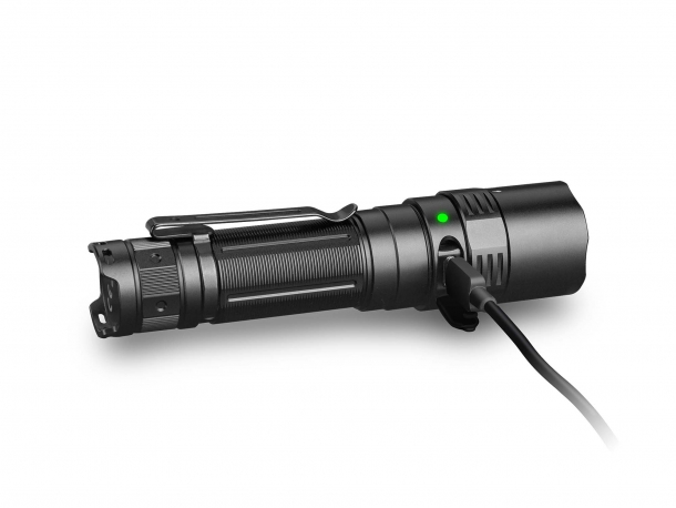 Fenix PD40R V2.0: la torcia... ridefinita Fenix PD40R V2.0: la torcia... ridefinita