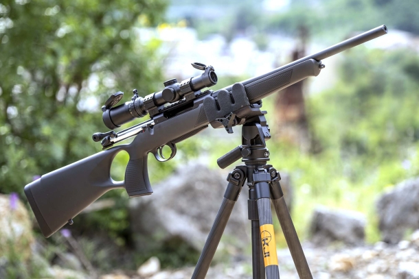 From Art to Arsenal: usability of tripod ball-heads for rifle shooting If necessary, the KJI Reaper Grip allows to tighten the side jaws, locking the rifle