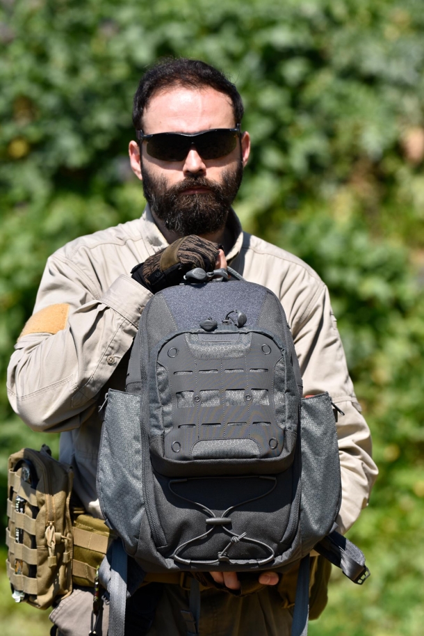 Maxpedition AGR Lithvore: lo zaino multiruolo Parte anteriore dello zaino, con il sistema di aggancio accessori Atlas, in lattice