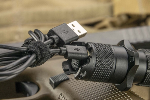 Nitecore MH25GTS multitask hybrid flashlight Nitecore MH25GTS multitask hybrid flashlight