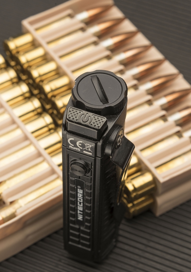 Nitecore P18 flashlight Nitecore P18 flashlight