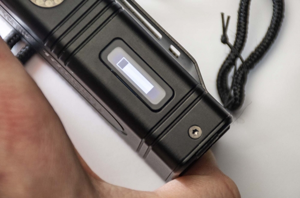 Nitecore TM10K: a 10.000 lumen "Tiny Monster" When the 10.000 lumen Turbo mode is activated by pushing the rear button, a visual bar counts down the allowed maximum of 7 seconds