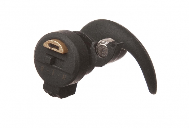 Pro Ears Stealth Elite Ciascun auricolare è alimentato separatamente tramite una batteria misura 10 per apparecchi acustici