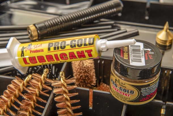 Pro-Shot Defense Armorers Small Arms e Lens Cleaning Kit: il kit di pulizia completo per armaioli Pro-Shot Defense Armorers Small Arms e Lens Cleaning Kit: il kit di pulizia completo per armaioli