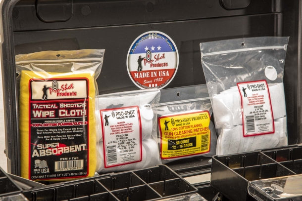 Pro-Shot Defense Armorers Small Arms e Lens Cleaning Kit: il kit di pulizia completo per armaioli Pro-Shot Defense Armorers Small Arms e Lens Cleaning Kit: il kit di pulizia completo per armaioli