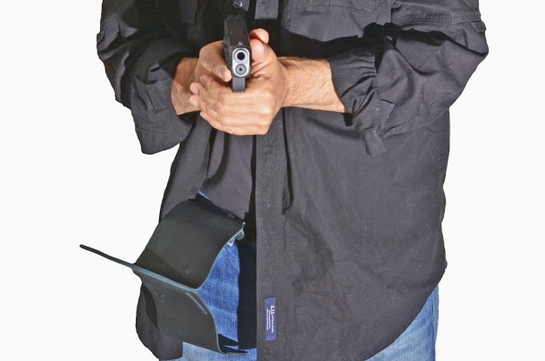Urban Carry: l'altra fondina inside Una volta estratta l’arma, anche la fondina resta fuori dagli indumenti