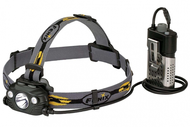 The Fenix HP30R weighs barely 285 grams, excluding batteries