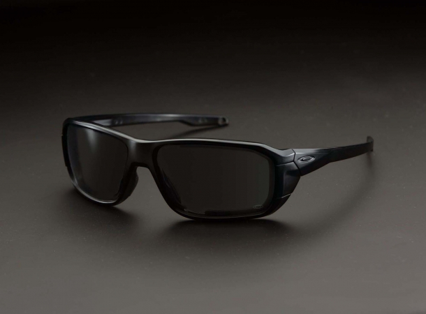 Oakley SI Ballistic HNBL, the new professional ballistic eyewear Oakley SI Ballistic HNBL, the new professional ballistic eyewear