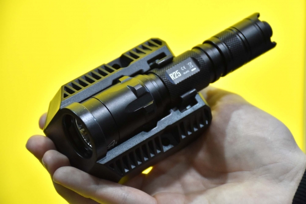 Nitecore R25