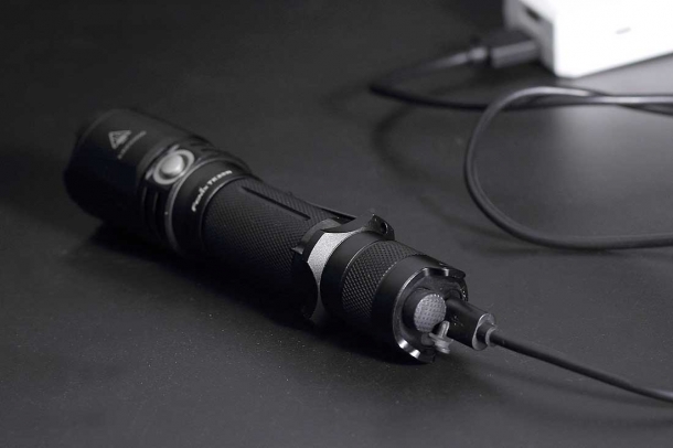 Fenixlight 2017 new products Fenixlight TK20R rechargeable flashlight