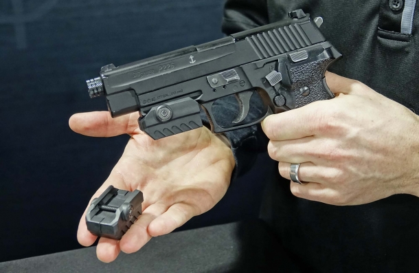 Il sistema MantisX in esposizione allo SHOT Show 2017